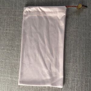 Eyeglass pouch